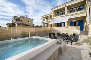 Villa Nina with Private Plunge Pool by Konnect, 5 km to Corfu Town