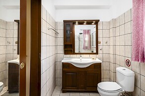 Villa Nina with Private Plunge Pool by Konnect, 5 km to Corfu Town