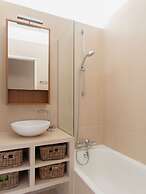 Paris Eugène Design Residence