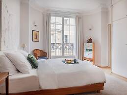 Paris Eugène Design Residence