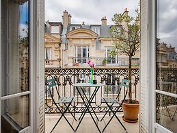 Paris Eugène Design Residence