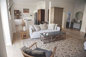 The Grand Hotel Robertson