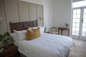 The Grand Hotel Robertson