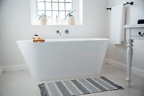 The Grand Hotel Robertson