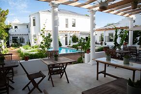 The Grand Hotel Robertson