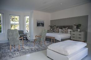 The Grand Hotel Robertson