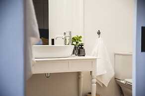 The Grand Hotel Robertson