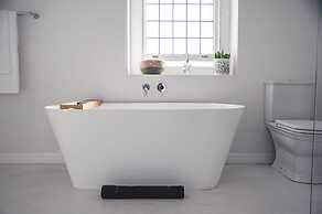 The Grand Hotel Robertson