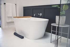 The Grand Hotel Robertson