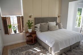 The Grand Hotel Robertson