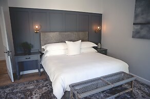 The Grand Hotel Robertson