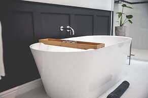 The Grand Hotel Robertson