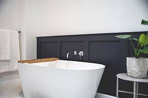 The Grand Hotel Robertson