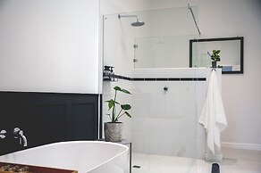 The Grand Hotel Robertson