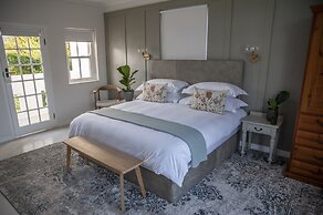 The Grand Hotel Robertson