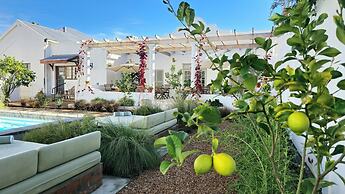 The Grand Hotel Robertson