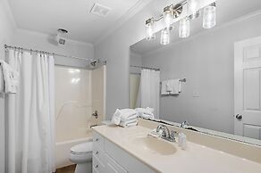 The Salty Fox with Pool