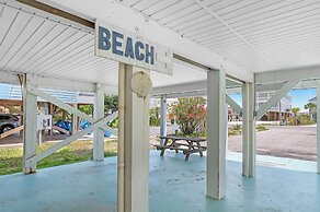 The Salty Fox with Pool