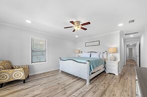 The Salty Fox with Pool