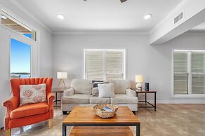 The Salty Fox with Pool