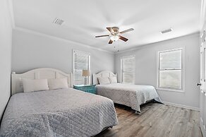 The Salty Fox with Pool