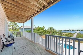 The Salty Fox with Pool