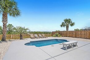 The Salty Fox with Pool