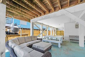 The Salty Fox with Pool