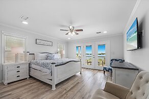 The Salty Fox with Pool