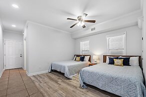 The Salty Fox with Pool