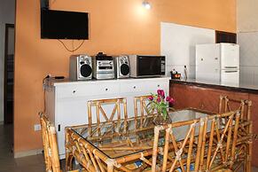 P003 Casa c 3 Dorm. Apenas 150m da Praia