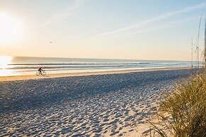 Relax by the Pool Comfy Flat in Rosolina Mare