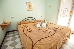 Relax by the Pool Comfy Flat in Rosolina Mare