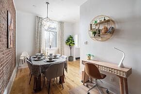 Downtown Luxe - Parking, Metro, King Bed, Sleeps 6