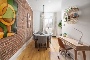 Downtown Luxe - Parking, Metro, King Bed, Sleeps 6