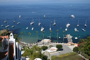 Amazing Luxury Ocean Front Hamilton Cove Villa W/electric Cart