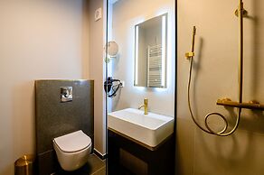 ELITTE INN & SUITES