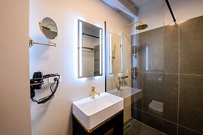 ELITTE INN & SUITES