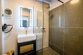 ELITTE INN & SUITES