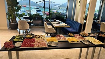 ELITTE INN & SUITES