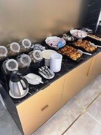 ELITTE INN & SUITES