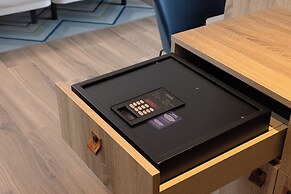 Hampton By Hilton Malaga Martiricos