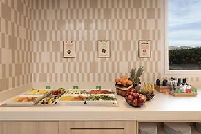 Hampton By Hilton Malaga Martiricos