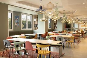 Hampton By Hilton Malaga Martiricos