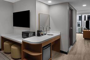 Embassy Suites By Hilton Madison Downtown