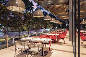 DoubleTree by Hilton Vientiane