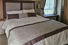 Premium 2 Bedroom Caravan With Free Wifi