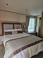 Premium 2 Bedroom Caravan With Free Wifi