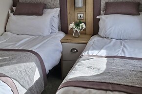 Premium 2 Bedroom Caravan With Free Wifi