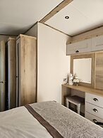 Premium 2 Bedroom Caravan With Free Wifi